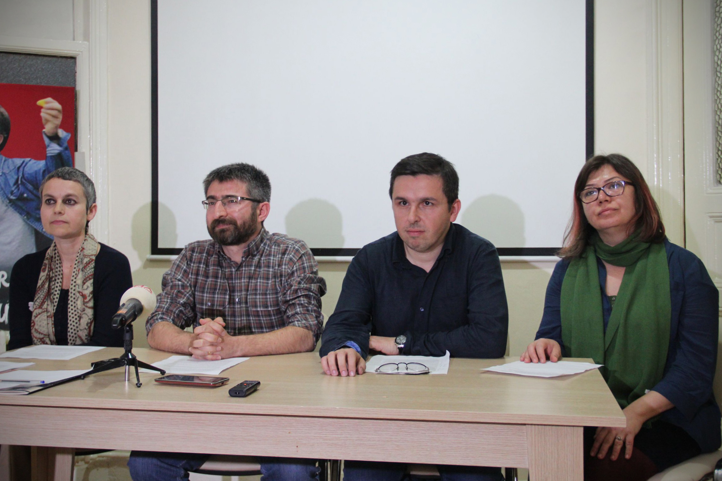 Esra Mungan, Muzaffer Kaya, Kıvanç Ersoy and Meral Camcı are academics currently held in pre-trial detention in Istanbul after they held a press conference on 10 March 2016, reiterating their support for a statement they had signed in January. The appeal for peace criticizing ongoing curfews and security operations in south eastern Turkey and calling for a resumption of peace talks between Turkey and the armed Kurdistan Workers’ Party (PKK) initially attracted 1,128 academics across Turkey. A further 1,084 academics since signed to appeal, bringing the total to 2,212 signatories.